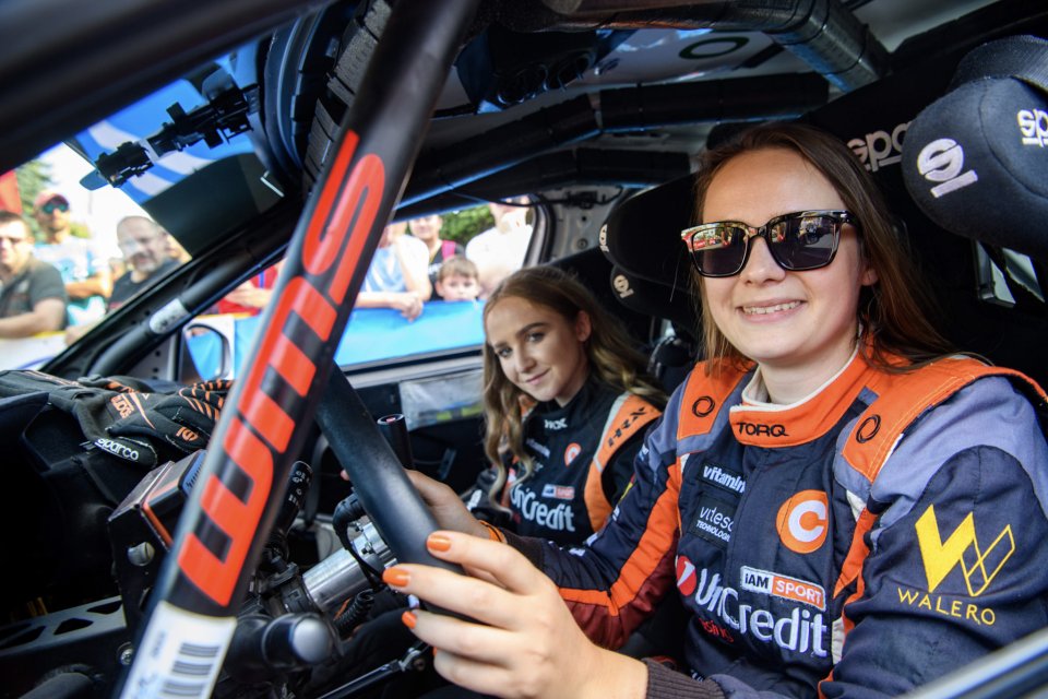 Cristiana Oprea este prima femeie pilot din România care a participat într-o etapă de WRC