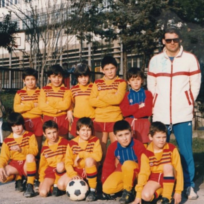 Gigi Buffon, rândul de sus, cel mai înalt, la echipa Canaletto di La Spezia