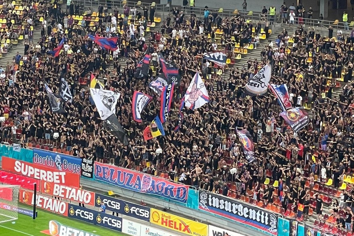 Peluza Nord FCSB la partida cu Poli Iași