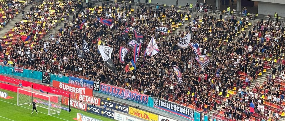 Peluza Nord FCSB la partida cu Poli Iași