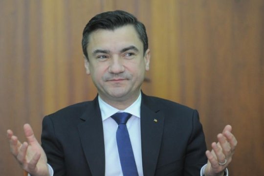 EXCLUSIV | Scene demne de filmele lui Tarantino la Iași: Primarul Chirica, păzit la baie de poliție, scandal în lojă și amenințări cu oprirea finanțării + celebra postare de pe Facebook