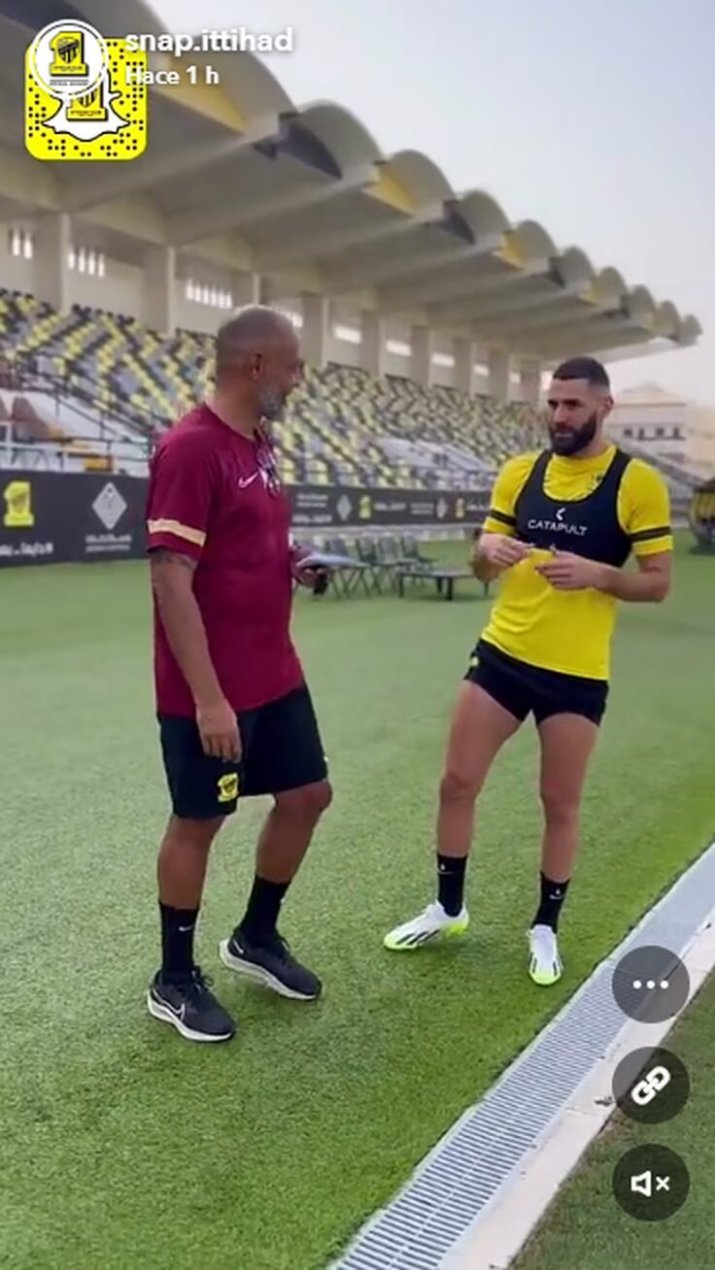 Karim Benzema și Nuno Espirito Santo, în timpul unui antrenament al echipei