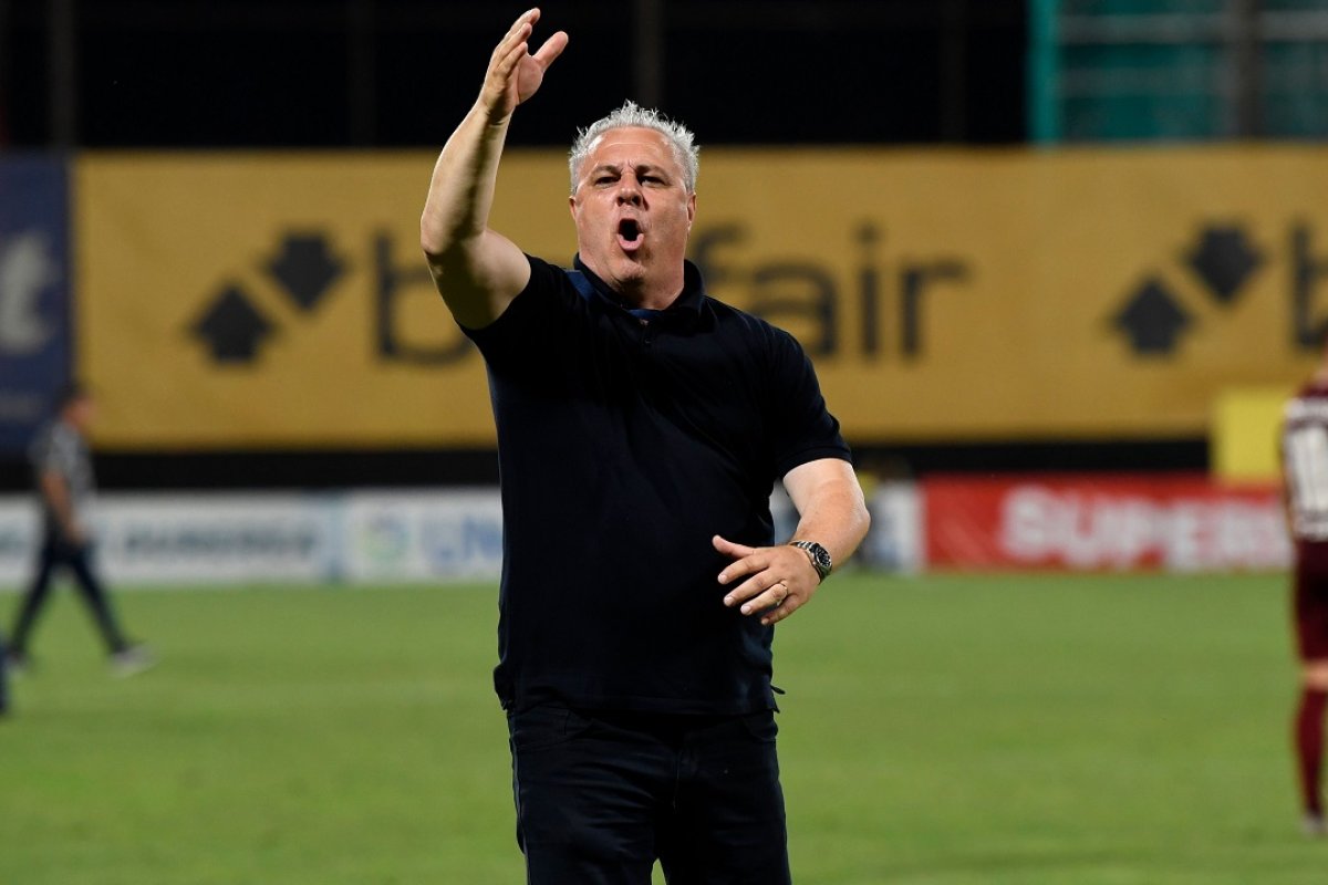 Un titlu și o Supercupă a României are Șumudică în palmares, alături de Astra, în 2016