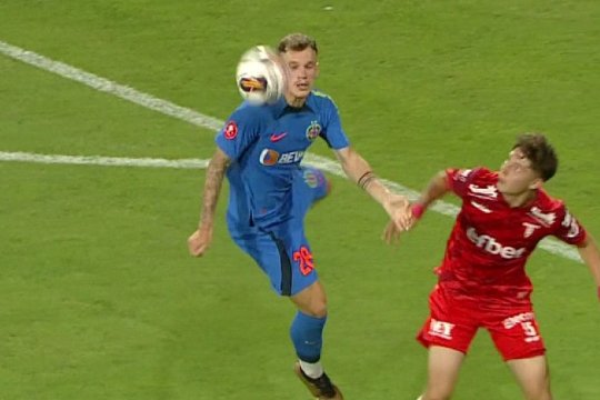 Repriză dezastruoasă pentru Alexandru Pantea în UTA - FCSB, eliminat în finalul primei părți. Cele două greșeli uriașe făcute