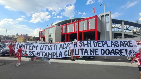 Protest al fanilor arădeni, înainte de meciul dintre UTA și Poli Iași. Ce mesaj au afișat suporterii