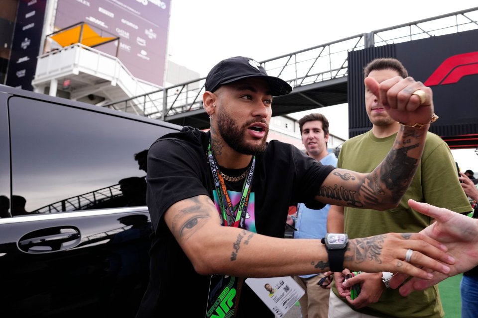 Neymar asistă la o cursă de Formula 1