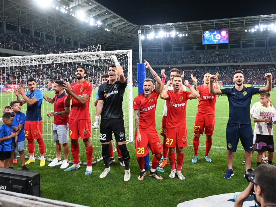 Bucuria jucătorilor FCSB după victoria cu 1-0 împotriva CFR Cluj, în Ghencea