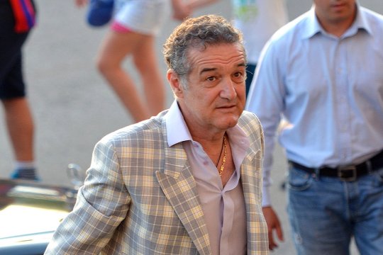 Ce a scris presa din Africa de Sud despre Gigi Becali după titularizarea în premieră a lui Ngezana la FCSB: ”Mai bun decât căpitanul naționalei”
