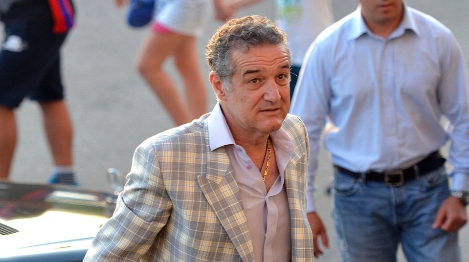 Gigi Becali l-a transferat în această vară pe Ngezana pe 600.000 de euro.