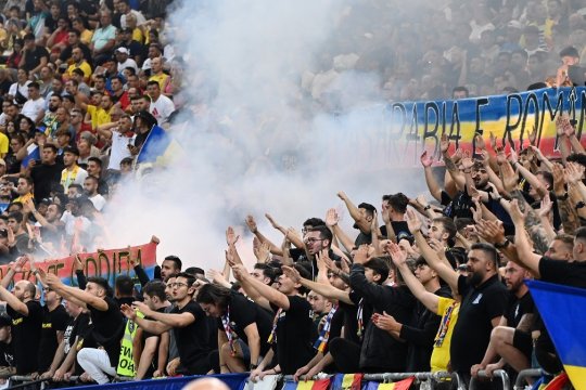 FOTO | Ultrașii au afișat încă un mesaj care i-a enervat pe kosovari. Bannerul care nu s-a văzut la TV