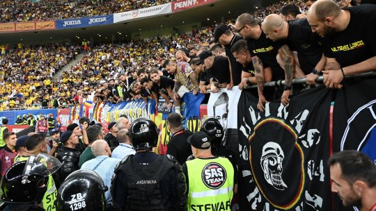 Jandarmeria a dezvăluit ce s-a întâmplat, de fapt, după ce a fost întrerupt meciul România - Kosovo: ”Au intervenit imediat”