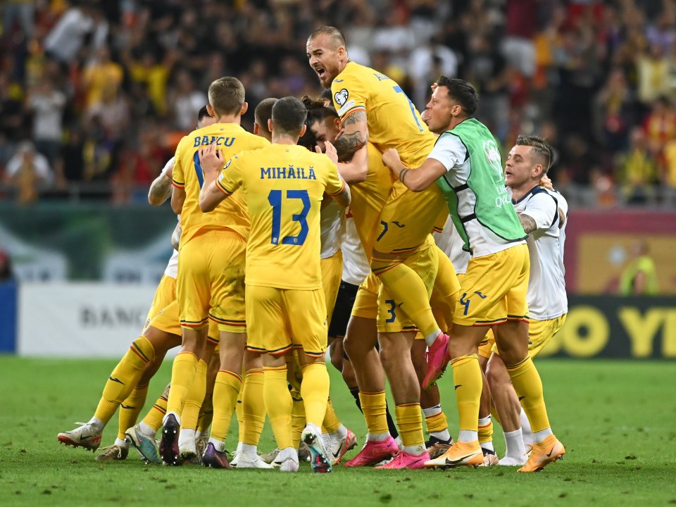 România a câștigat împotriva naționalei Kosovo, scor 2-0. După cinci meciuri, ”tricolorii” au trei victorii și trei egaluri. Naționala României ocupă locul secund, cu 12 puncte.