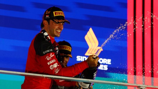 În sfârșit, Ferrari! Carlos Sainz a câștigat Marele Premiu al Formulei 1 de la Singapore