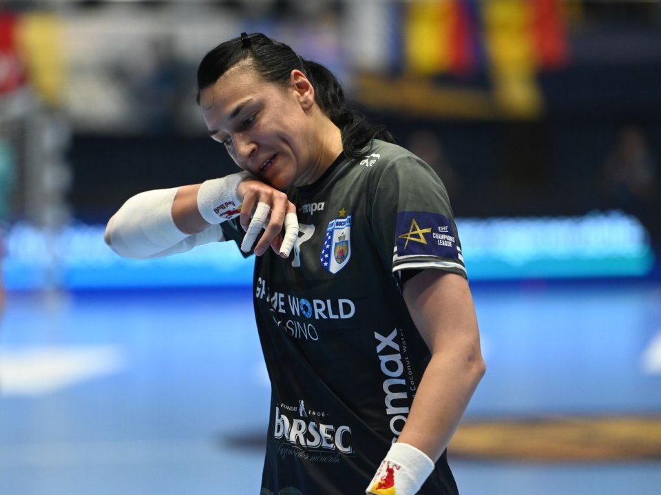 Cristina Neagu, cea mai bună handbalistă din România, la un meci jucat de CSM București în Liga Campionilor