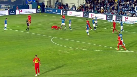 Penalty controversat acordat de Sebastian Colțescu în Farul - FCSB. Nedelcu și Hagi au protestat vehement | FOTO