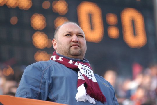 Gigi Corsicanu, fostul lider de galerie al Rapidului, petrecere de pomină cu lăutari și un cântec în care Dinamo și Steaua nu au fost uitate
