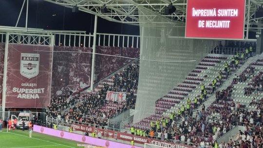 FOTO | Cum arăta scenografia dinamoviștilor care a fost interzisă de șefii Rapidului. Mesaj cu conotații rasiste