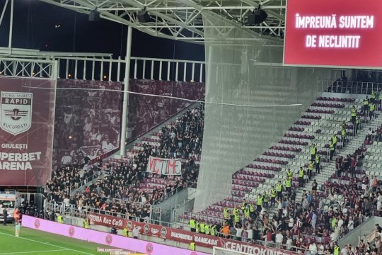 FOTO | Cum arăta scenografia dinamoviștilor care a fost interzisă de șefii Rapidului. Mesaj cu conotații rasiste