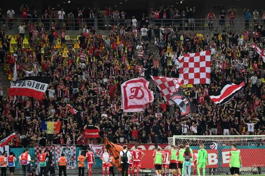 EXCLUSIV | S-a stabilit unde se joacă Dinamo - Farul. ”Câinii” au rezolvat problema