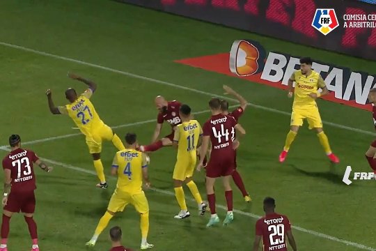 CCA a făcut public dialogul dintre Mladinovici, aflat în camera VAR, și Kovacs! Vassaras a recunoscut: ”Trebuia acordat penalty. Nu a găsit unghiul bun”