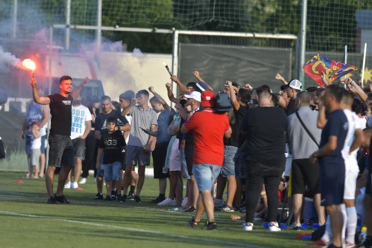 Cum s-au răzbunat fanii FCSB-ului pe Robert Stănici după insultele rasiste aduse lui Dawa