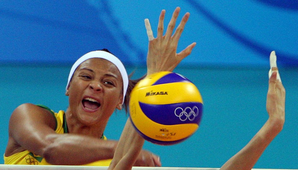 Walewska Oliveira (Brazilia),  în meciul contra Japoniei, sferturile de finală ale competiției de volei feminin, Jocurile Olimpice 2008, Beijing. Brazil a câștigat acest meci cu 3-0, devenind ulterior și Campioană Olimpică..