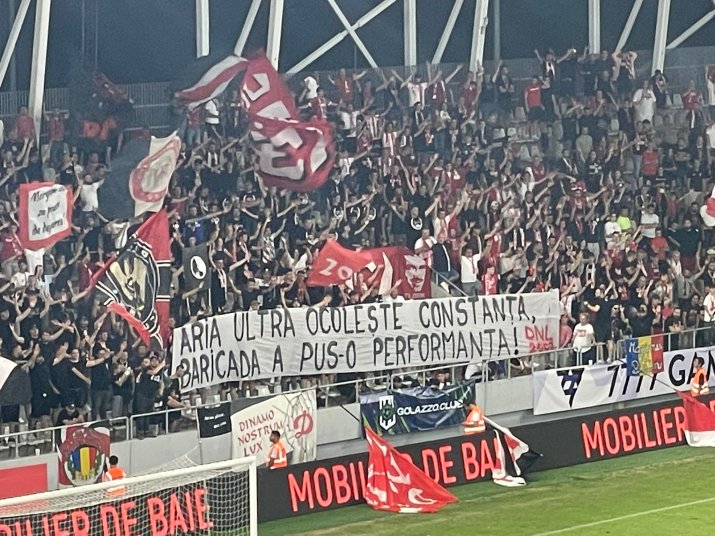 Banner PCH: “ARIA ULTRA OCOLEȘTE CONSTANȚA / BARICADA A PUS-O PERFORMANȚA”