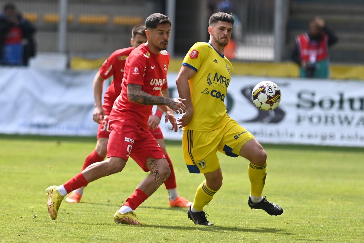 Gabriel Iancu și Bart Meijers, Petrolul Ploiești vs. FC Hermannstadt, Play-out Superliga Superbet, Stadionul Ilie Oana din Ploiești, 3 mai 2023