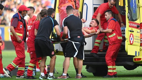 Prima imagine cu Dragos Iancu pe patul de spital. Care este verdictul final al medicilor, după accidentarea horror din meciul cu Petrolul