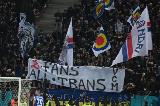 Fanii CSA au răbufnit după egalul cu CSM Slatina: "Demisia, lăutarilor! Steaua e în moarte clinică. Tractoriști analfabeți, sclavi"