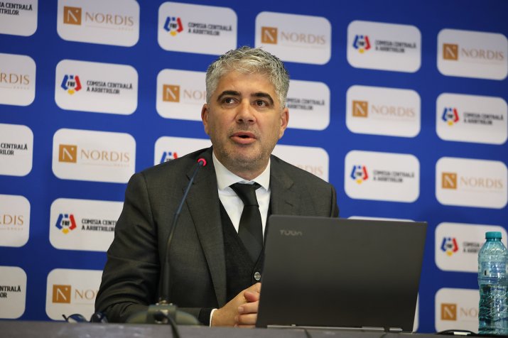 Alexandru Deaconu (51 de ani), fostul arbitru român cunoscut în special pentru scandalul "bricheta"