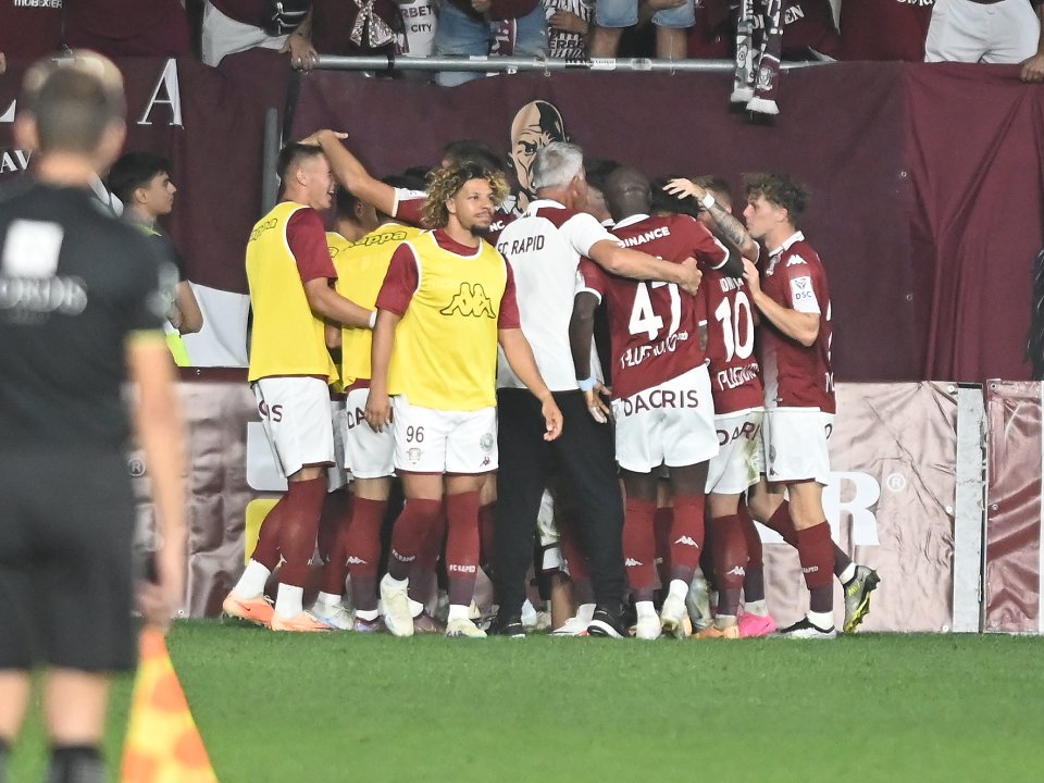 Jucătorii Rapidului la victoria cu CFR Cluj, din etapa a 10-a a Ligii 1