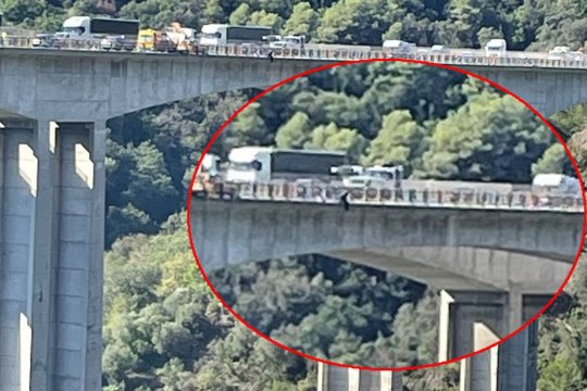 Un jucător de la Nice s-a urcat pe un pod și a amenințat că se va arunca în gol. UPDATE | Beka Beka a renunțat la tentativa de suicid și este în afara oricărui pericol