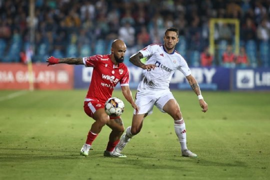 Oțelul Galați - Dinamo București 1-0. Partida a fost decisă de un autogol, moldovenii au încheiat meciul în inferioritate numerică