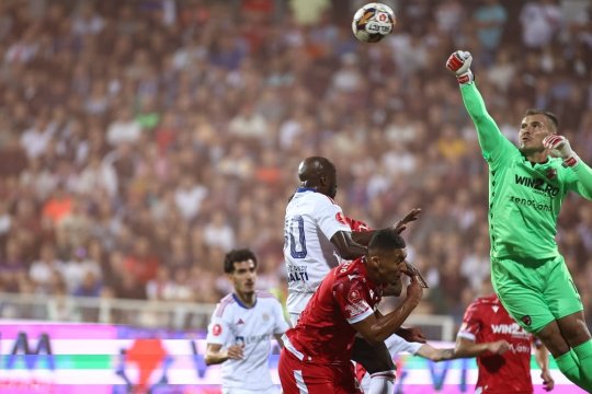 Kehinde Fatai, după victoria cu Dinamo: ”Doar FCSB ne-a pus probleme acasă”. Ce a spus Neluț Roșu: ”Nu ne-au surprins cu nimic”