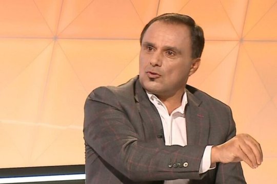 Ilie Poenaru, făcut praf de Basarab Panduru după dezvăluirile iAMSport că îl "lucra" pe Ionuț Badea când era la UTA: "E bine să plece din fotbal. Ne furăm căciula"