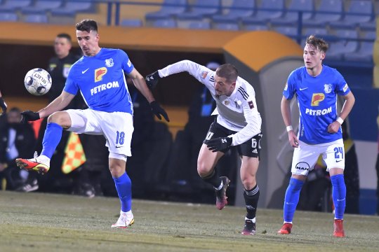 FC U Craiova - Farul Constanța 4 - 0 | Dezastru total pentru Hagi: Umilit și în Superligă după rușinea din Europa