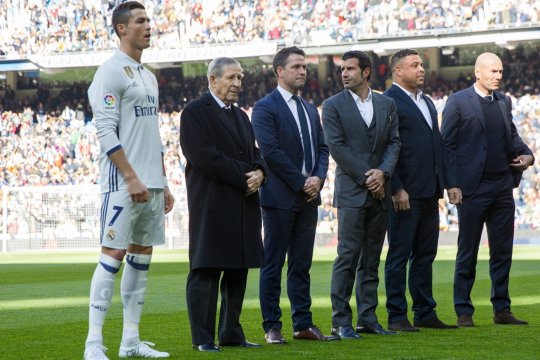 Ronaldo și-a ales cel mai bun "unsprezece" din istorie. Messi este unul dintre fotbaliștii lângă care ar juca. O surpriză mare în alcătuirea echipei