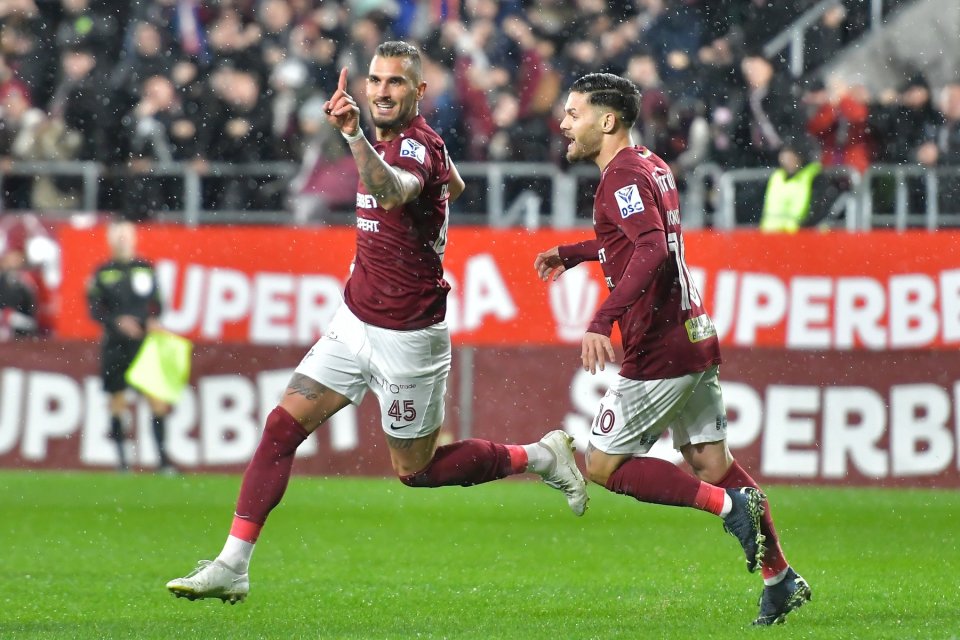 Marko Dugandzic și Alexandru Ioniță, după un gol marcat pe Giulești