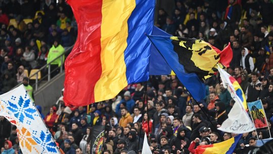 FOTO | Scenografie emoționantă pregătită de suporterii României la meciul cu Israel: ”Țara mea de glorii, țara mea de dor”