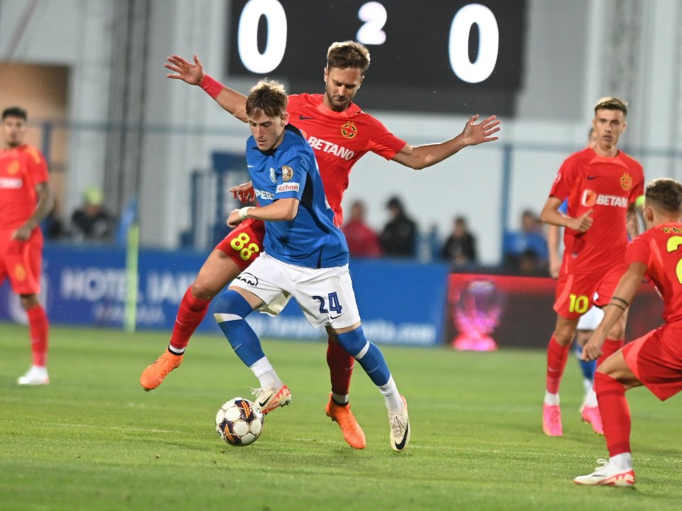 Constantin Grameni și Damjan Djokovic în meciul de fotbal dintre Farul Constanța si FCSB, contând pentru Superliga Superbet, desfasurat pe Stadionul central al Academiei Gheorghe Hagi din Ovidiu, 17 septembrie 2023