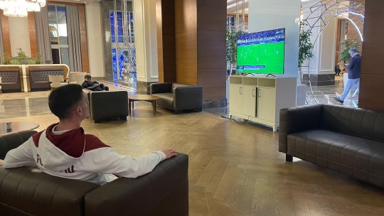 Cum se relaxează jucătorii Rapidului în Antalya. Au urmărit show-ul făcut de un atacant legendar