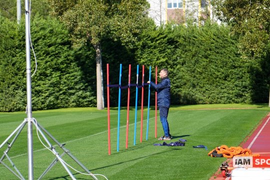 ”Șase”, vine Neubert | Ce i-a așteptat pe jucătorii FCSB-ului după jocurile cu mingea: 3 ”aparate”, repetări de 40 de secunde, 20 pauză! ”Ce, nu-ți place pauza?”