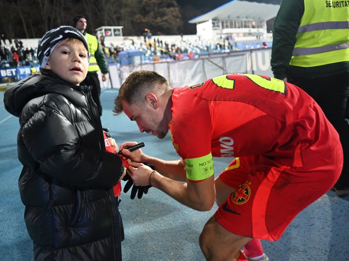 Darius e printre cei mai căutați fotbaliști pentru autografe