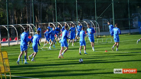 Disciplină de fier în cantonamentul Craiovei. Juveții nu pot petrece de ziua lui Screciu: "Doar să ciocnim"