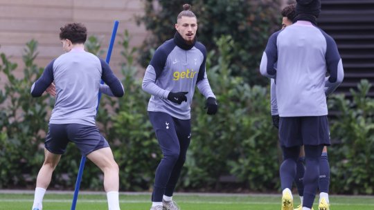 De ce nu este Radu Drăgușin titular în Manchester United - Tottenham. Florin Manea: ”Am vorbit cu el”