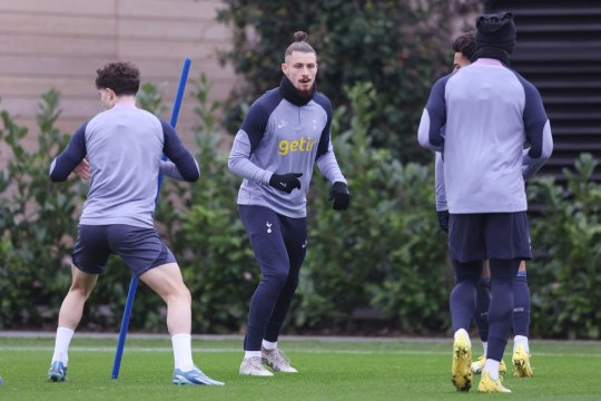 De ce nu este Radu Drăgușin titular în Manchester United - Tottenham. Florin Manea: ”Am vorbit cu el”