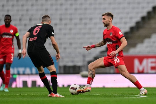 Ce fac stranierii români. Gaziantep a fost învinsă de Fenerbahce, pas greșit pentru Parma, Drăgușin a debutat la Tottenham