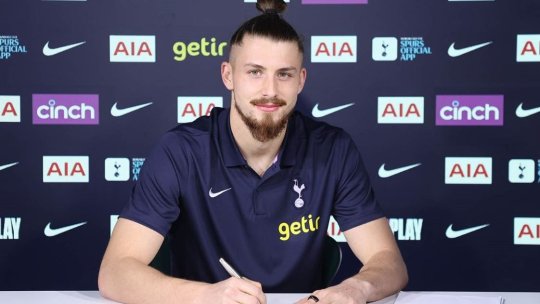 Efectul Drăgușin! Doi dintre cei mai curtați fotbaliști români negociază cu impresarul care l-a dus pe fundașul român la Tottenham
