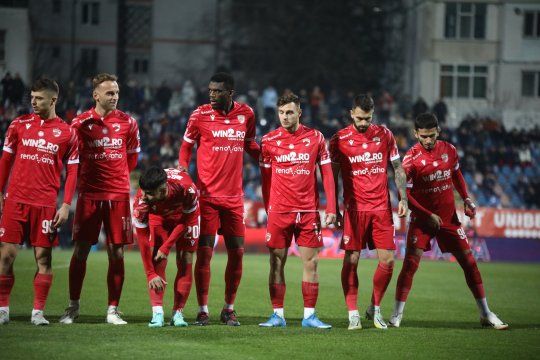 Absențe importante la Dinamo pentru primul meci oficial din 2024. De ce nu îl poate folosi Kopic pe Velkovski